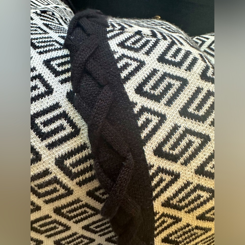 Black & Cream Geometric Knit Midi Dress - Women's